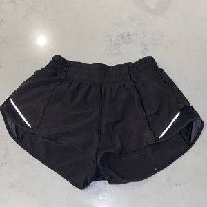 COPY - Lululemon low rise hotty hot shorts 2.5in